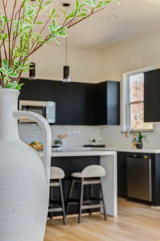 Building Photo - 4805 Paula St