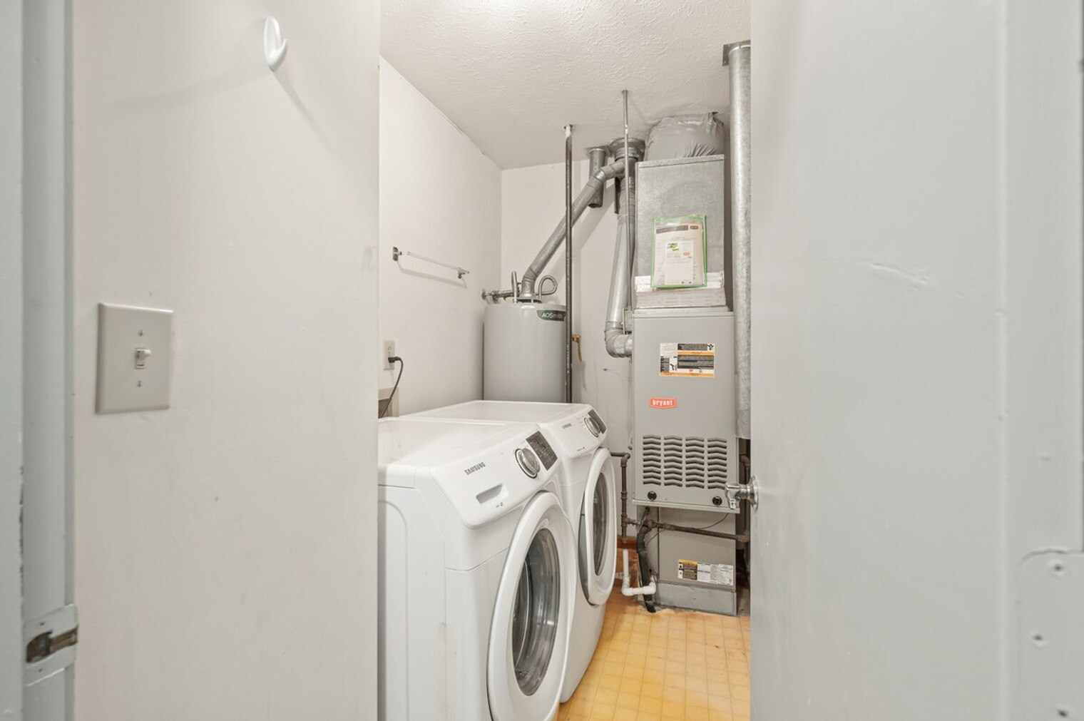 Building Photo - 8209 Parsley Ln