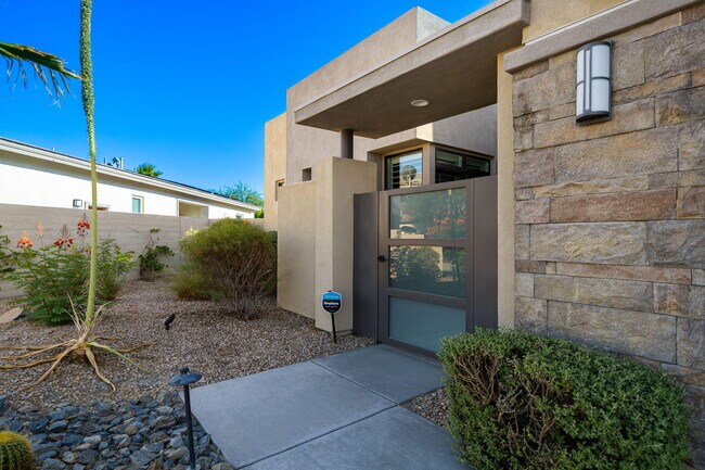 Building Photo - 74425 Zeppelin Dr