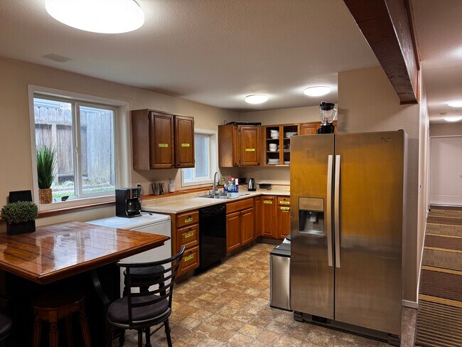 Building Photo - 2536 Forest Park Dr