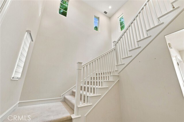 Building Photo - 34 Brindisi