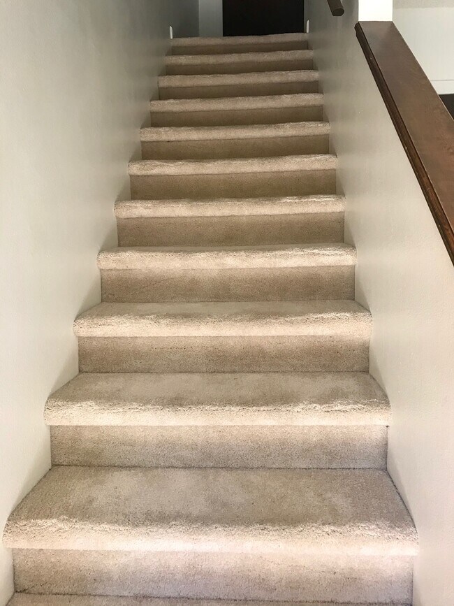 Building Photo - 2141-2128 28th Ave Ct