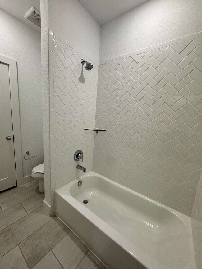 Building Photo - "Charming 4-Bed, 3-Bath Home in Castrovill...