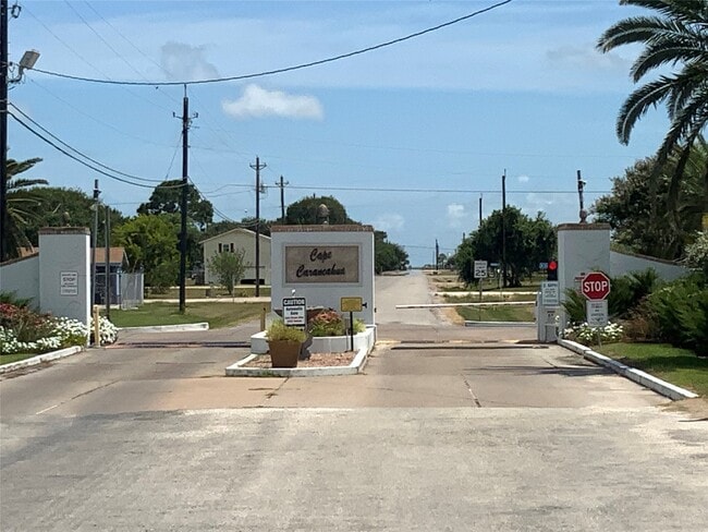 Building Photo - 619 W Bayshore Dr