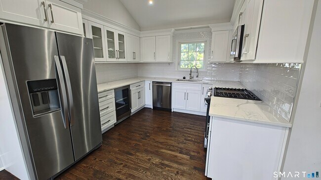 Building Photo - 38 Poe Ct