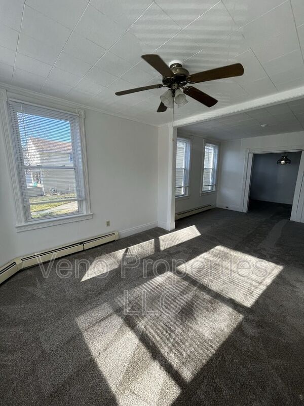 Building Photo - 783 4th Ave