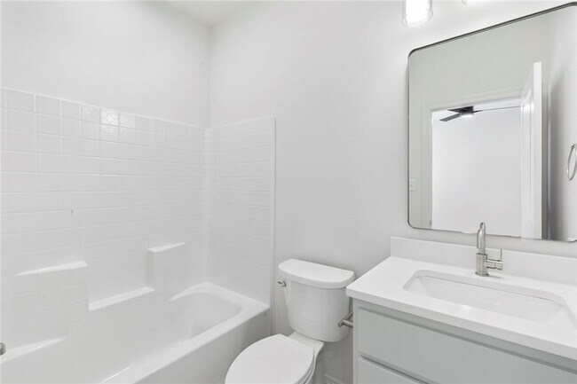 Building Photo - 307 Sterling St