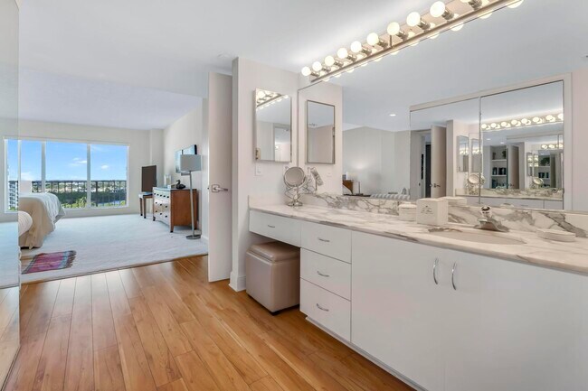 Building Photo - 4301 N Ocean Blvd