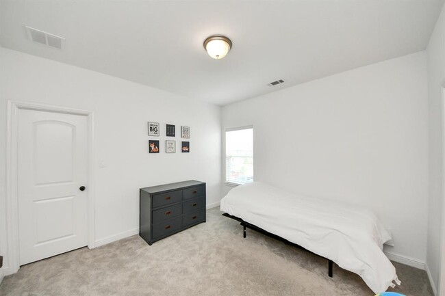 Building Photo - 4914 Olive Province Ln