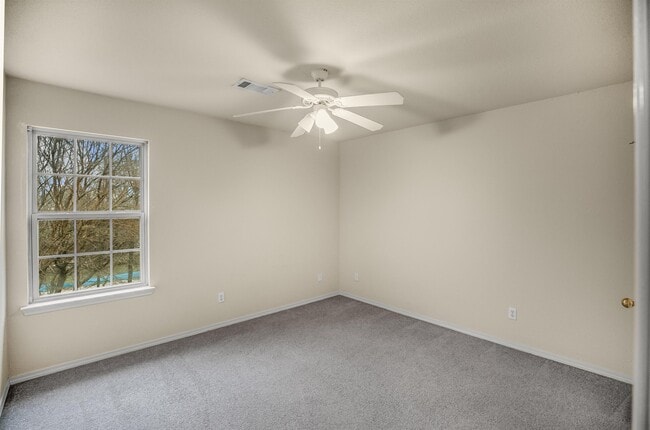 Building Photo - 3606 SW Deerfield Blvd