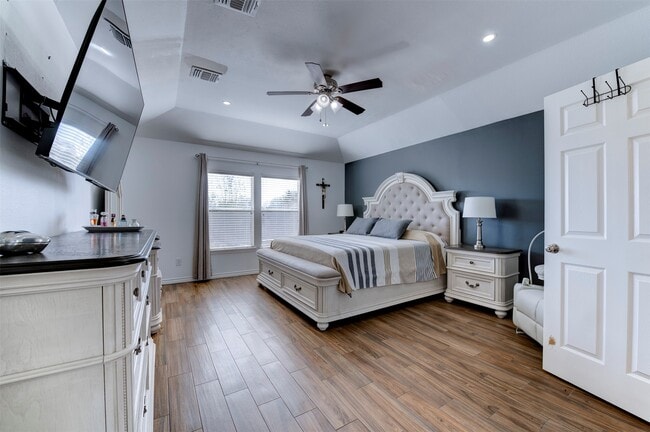 Building Photo - 1423 Sand Lake Ln