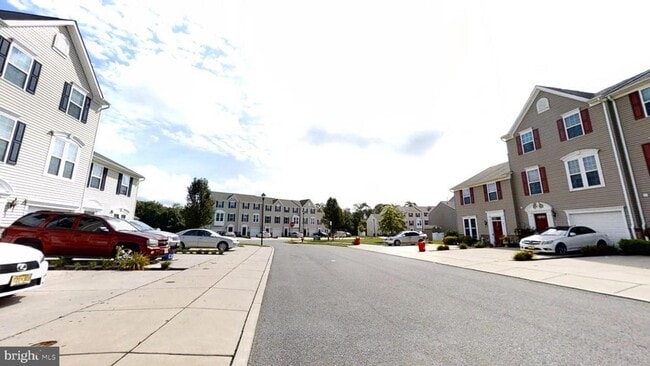 Building Photo - 3 BR/4 BA Townhome - Vineland - Kings Cros...