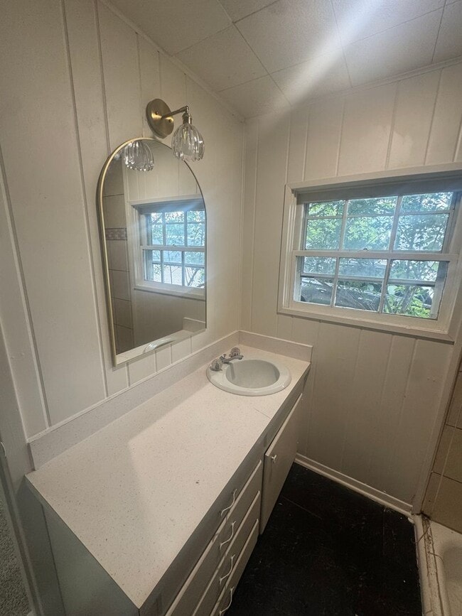 Building Photo - NEWLY RENOVATED - CHARMING 3/2 with STORAGE UNIT and COVERED PARKING