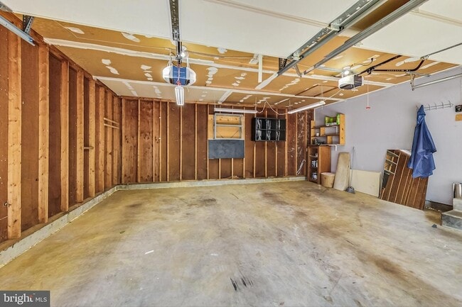 Building Photo - 6104 Cool Spring Terrace S