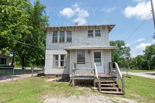 Building Photo - 929 E Myrtle St