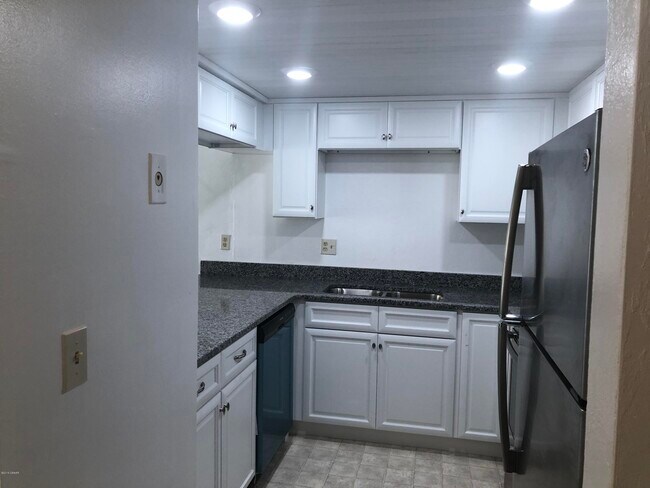 Building Photo - 1415 Ocean Shore Blvd