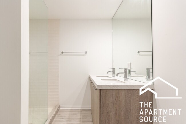 Building Photo - 2550 S Wabash Ave