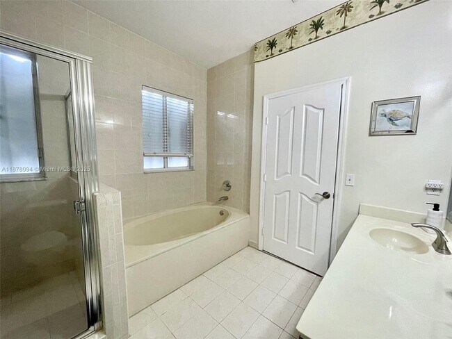 Building Photo - 1351 SW 154th Ct
