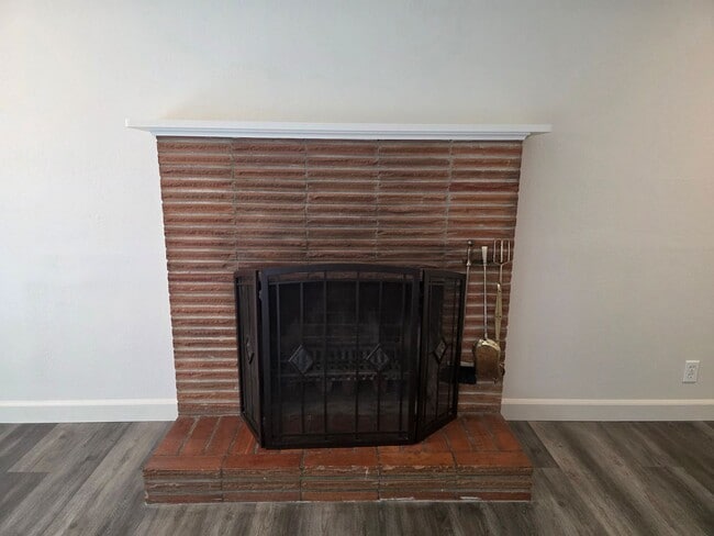 Building Photo - Bowen/Phelps Duplex
