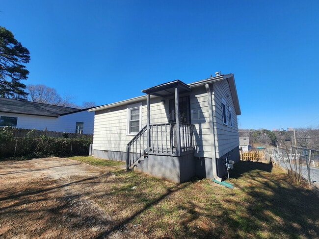 Building Photo - 274 Booker St SW