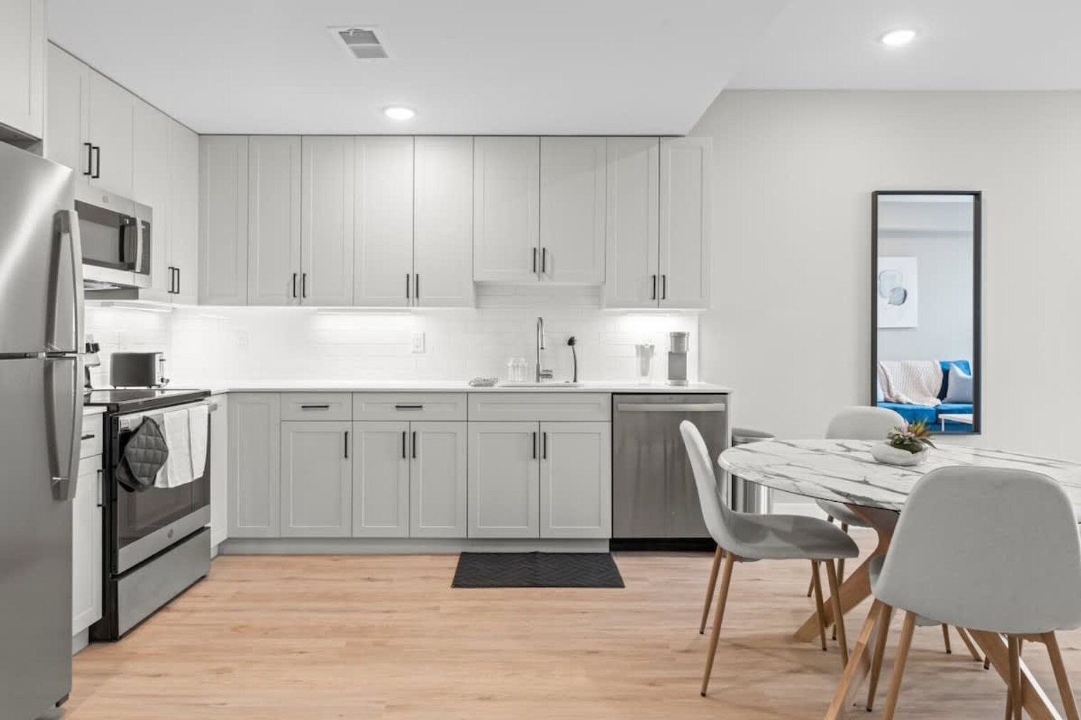 Building Photo - 626 N Delaware Ave