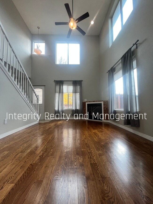 Building Photo - 4001 E 16th Ave