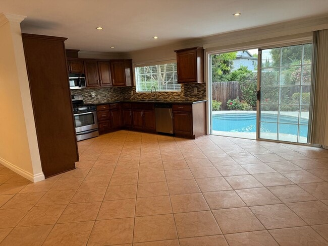 Building Photo - Private HOME 3bed/2 bath + POOL in Woodland Hills! NO OTHER UNIT ON THE PROPERTY!!!!