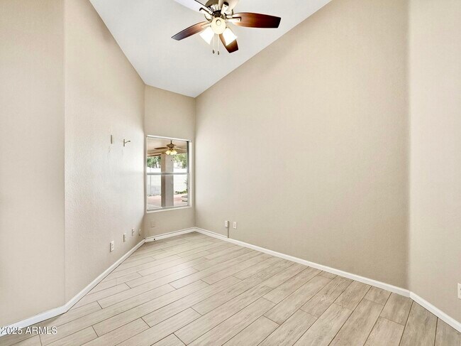 Building Photo - 9926 E Pantera Ave