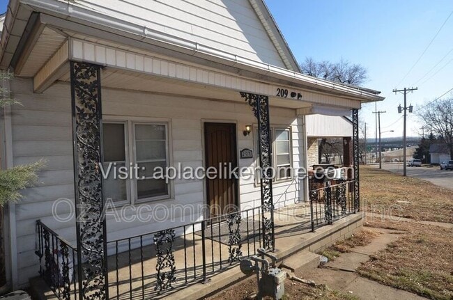 Building Photo - 209 Orchard St