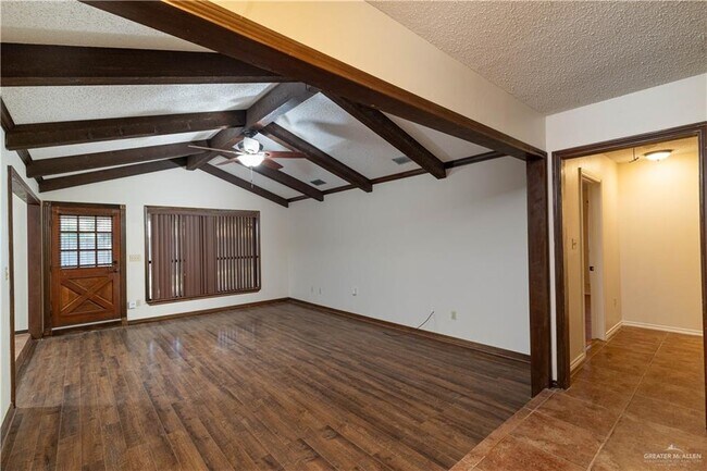 Building Photo - 1412 Falcon Ave
