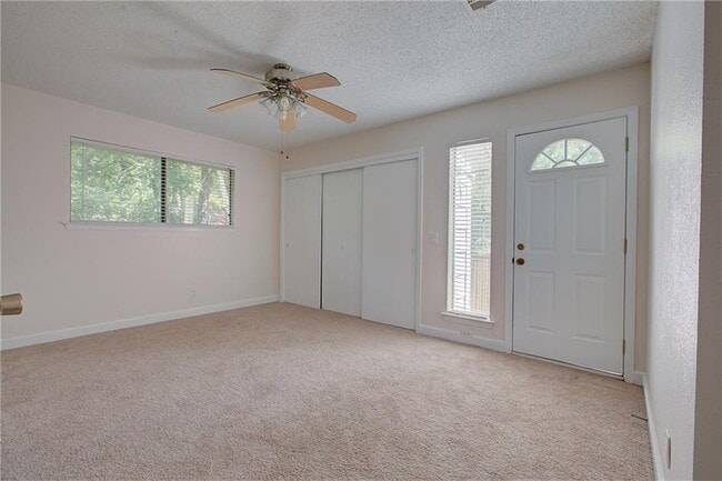 Building Photo - 8402 Tallwood Dr