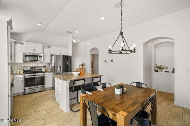 Building Photo - 15133 Composition Ave