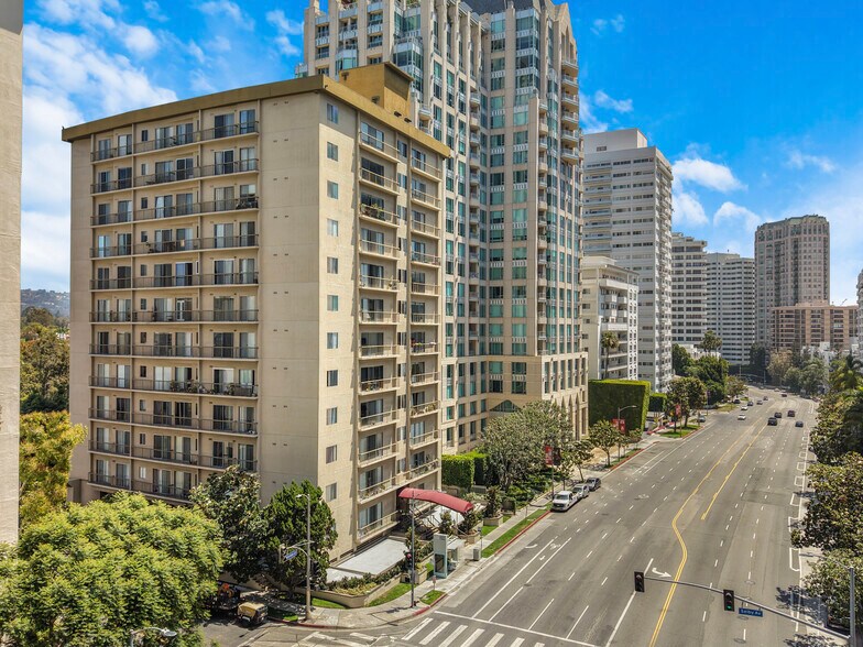 Building Photo - 10747 Wilshire Blvd