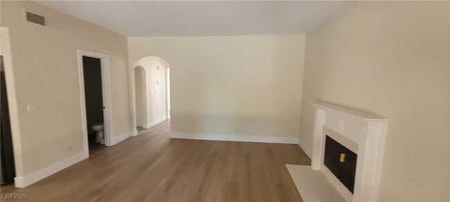 Building Photo - 7237 Chesterton Dr