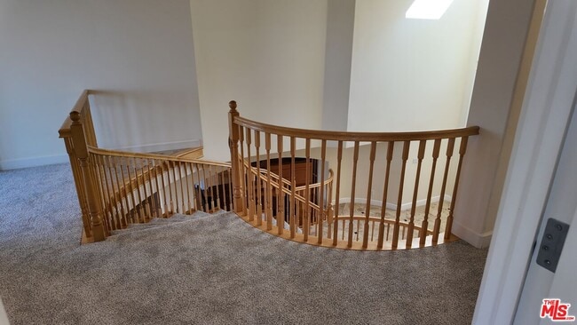 Building Photo - 8120 Billowvista Dr