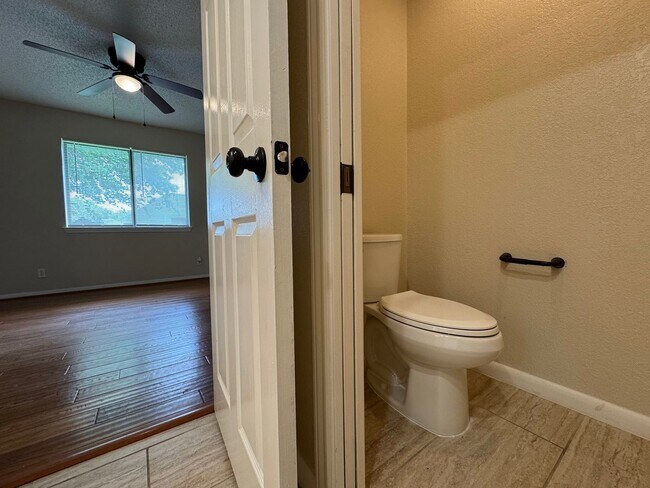 Building Photo - 4-Bedroom House for Rent in Killeen