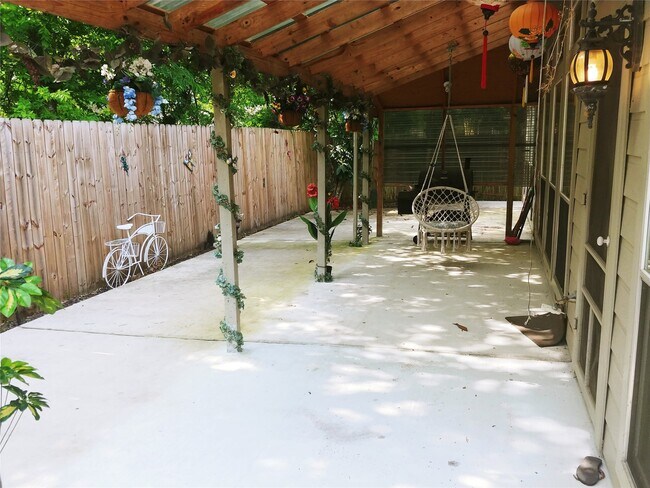 Building Photo - 3519 Deerbrook Ct