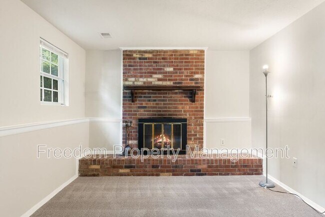 Building Photo - 2516 Tabor Ct