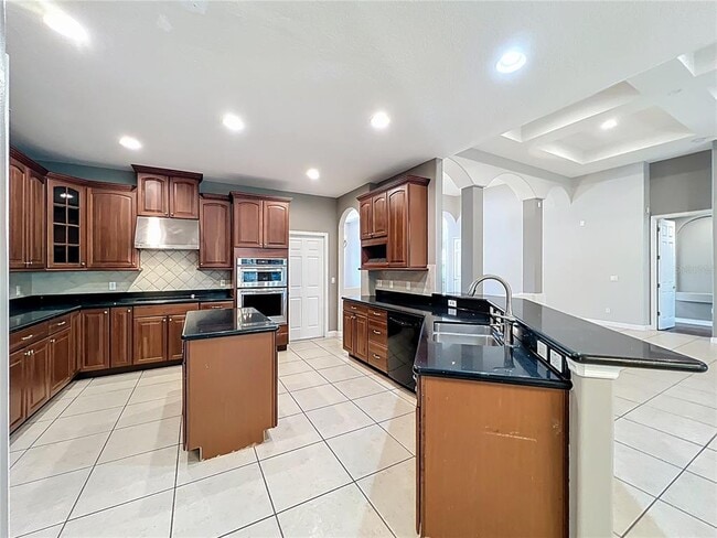 Building Photo - 2830 Cardassi Dr