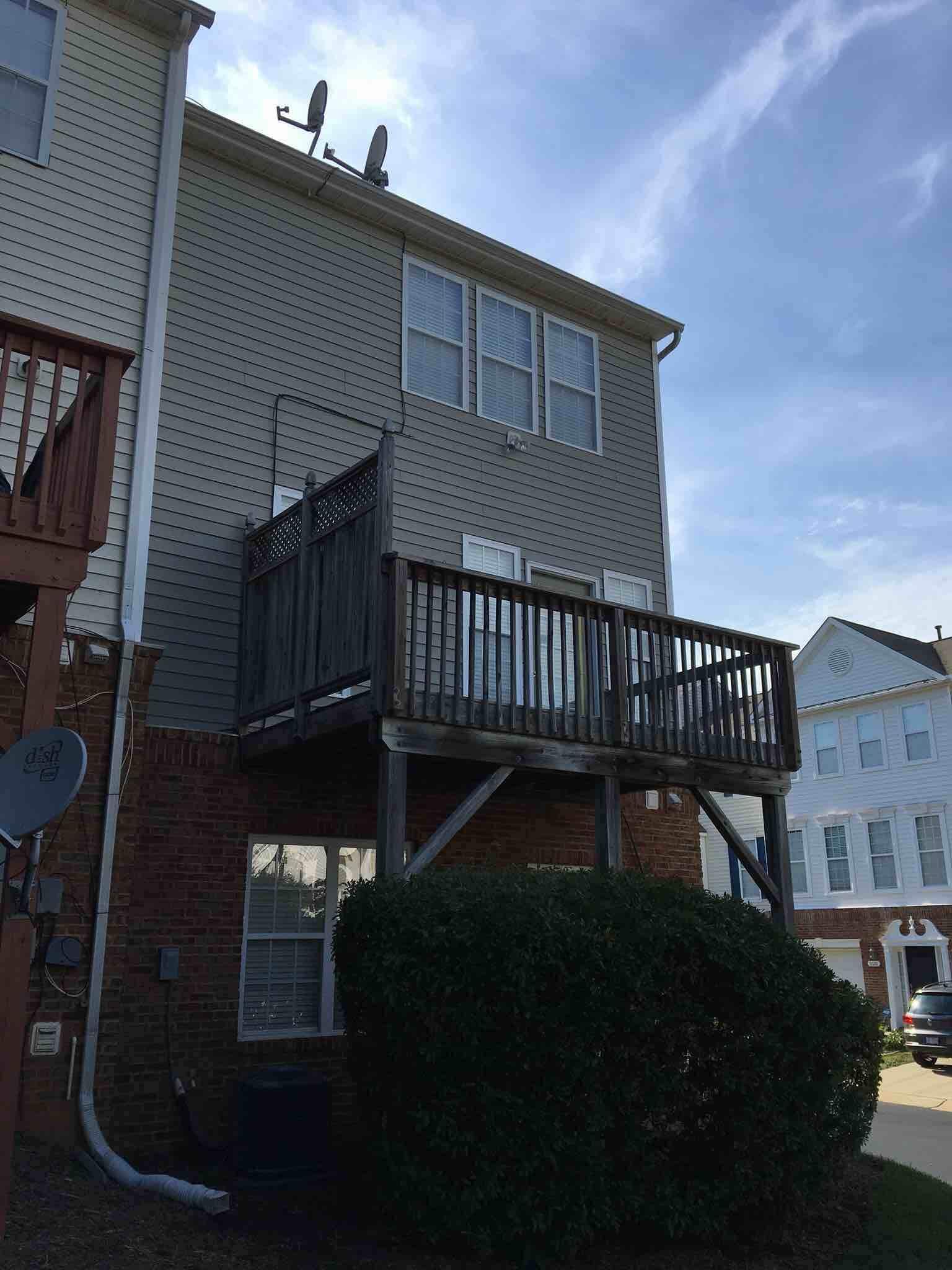 Back of unit - 7042 Mead Lane