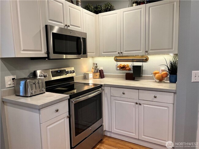 Building Photo - Gorgeous 4 bedroom house in Maple Valley