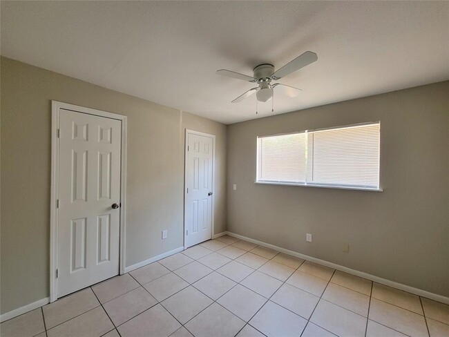 Building Photo - 3206 Lobit Dr