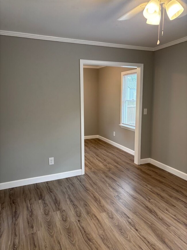 Building Photo - Cozy 2 Bedroom and 2 Baths