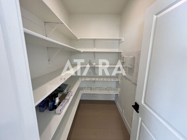 Building Photo - 955 S 850 W