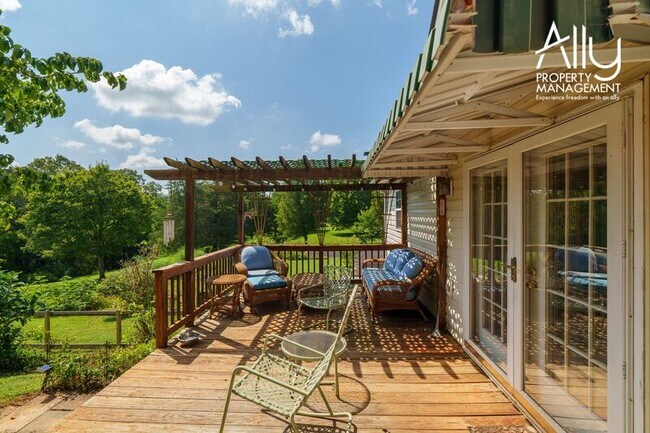 Building Photo - 2733 Southern Hills Ct