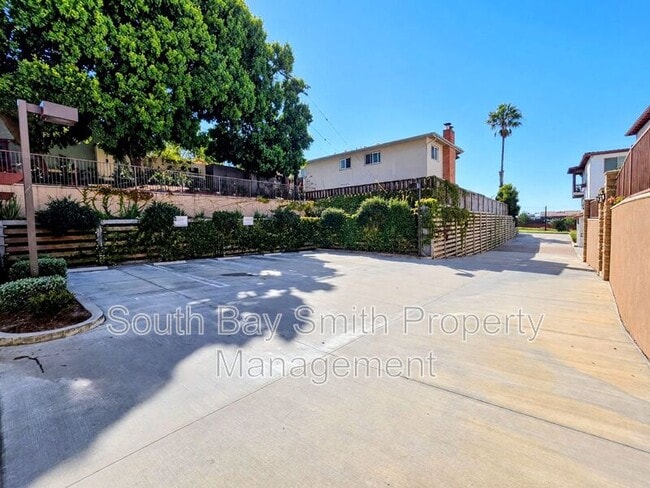 Building Photo - 84 Palos Verdes Blvd
