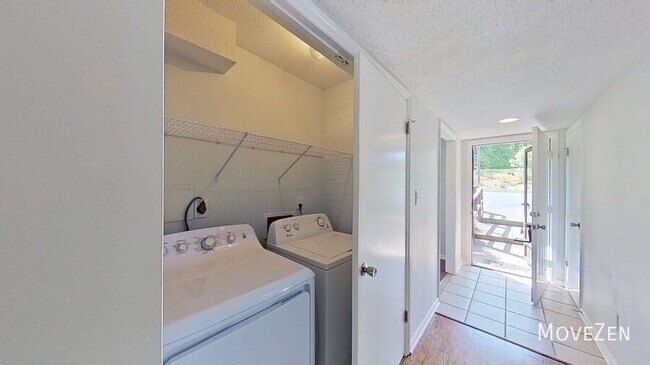 Building Photo - 216 Ridge Forest Ct