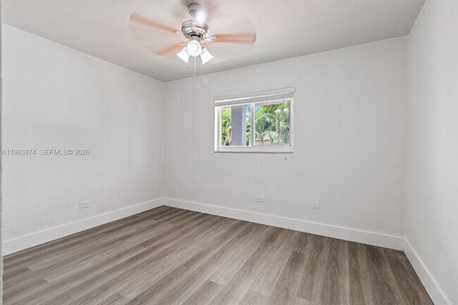 Building Photo - 2131 SW 98th Pl