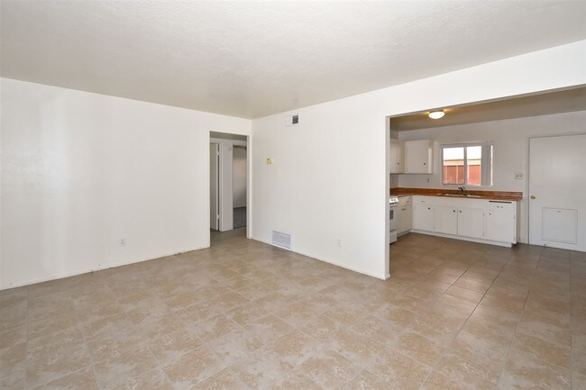 Building Photo - 2861 S 1st Ave