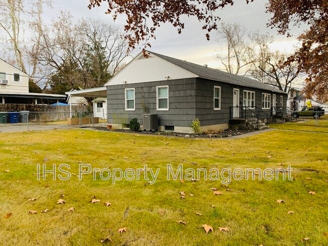 Primary Photo - 426 Barth Ave
